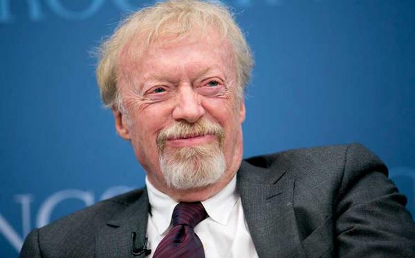 “Gã nghiện giày” Phil Knight - cha đẻ của hãng giày Nike